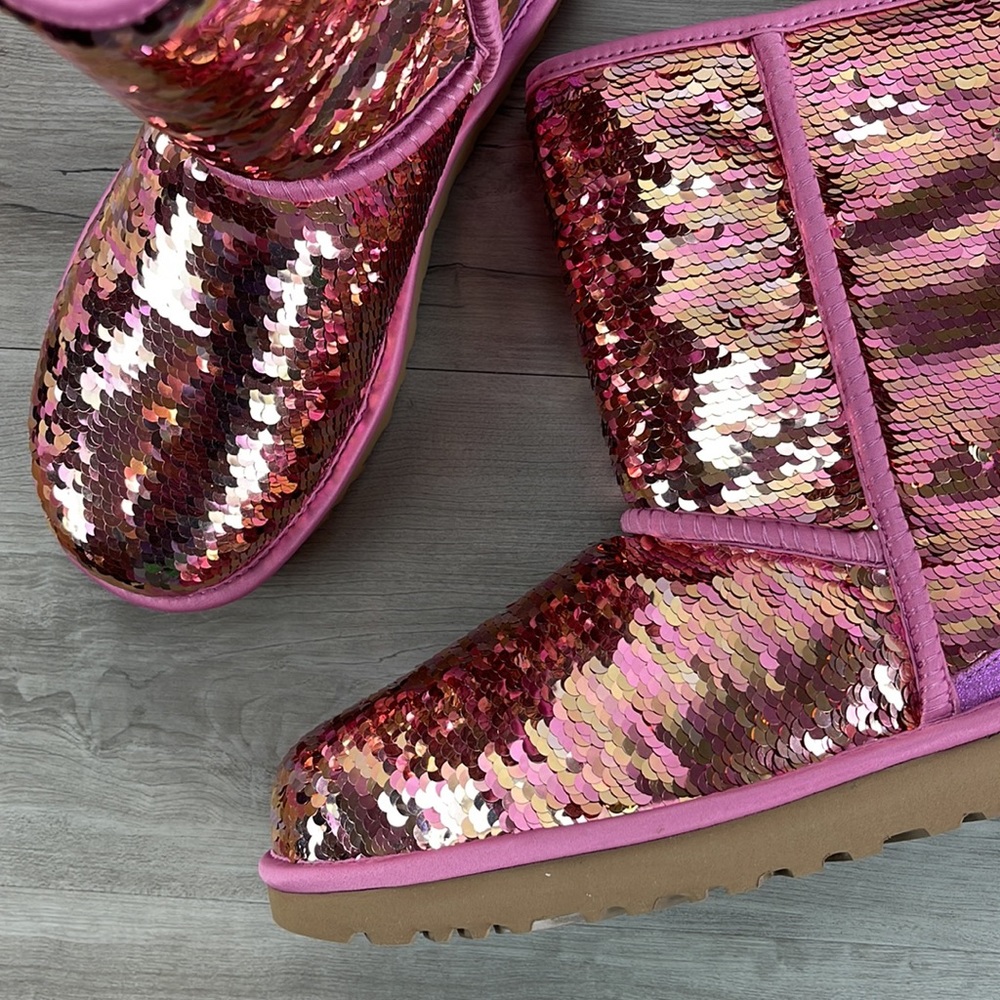 🍁UGG🍁 CLASSIC SHORT SEQUIN PINK TONAL BOOTS - Picture 8 of 15